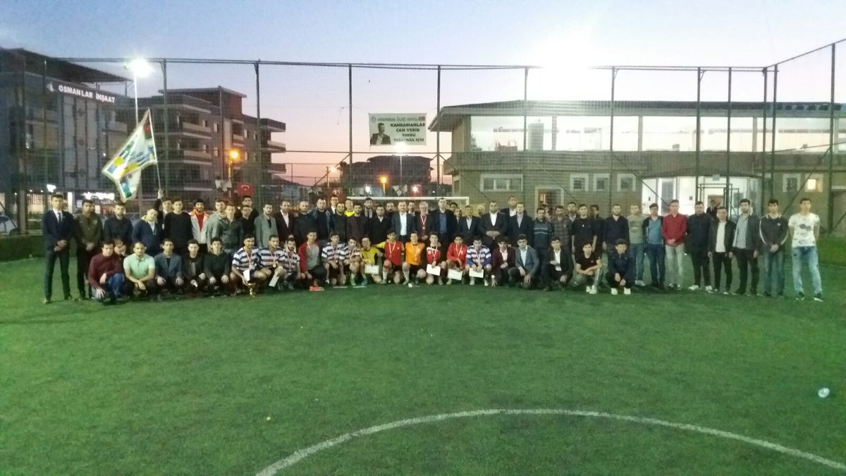 Ülkü Ocakları İzmir il Başkanlığımızca düzenlenen Fırat Yılmaz Çakıroğlu Futbol Turnuvasında Şampiyonluk Kupamızı Şehidimizin babası Fuat Çakıroğlu Beyefendi'nin ellerinden aldık. Başta il başkanımız <a href="/RasitTayfur/">Ömür Raşit TAYFUR 🇹🇷</a> Beyefendi olmak üzere turnuvada emeği geçen herkese teşekkür ederim