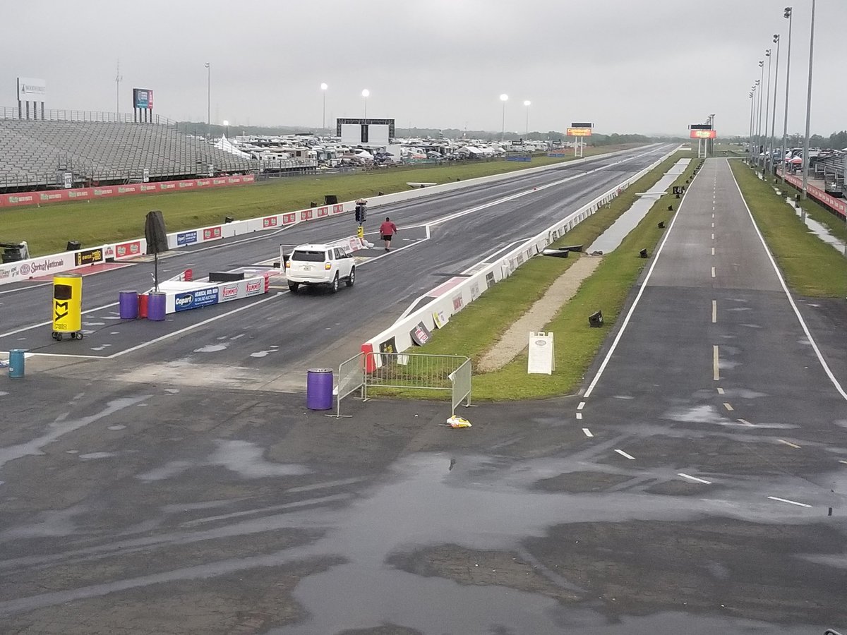 ReinhartLLC's tweet photo. When it comes to misery a cold hot dog is no where near a Wet Racetrack.....
#DampStart #LoveThisLife https://t.co/lGPpqFWju6