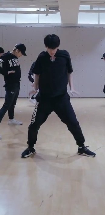 _0tyt0_'s tweet photo. 브이앱 제노
에이랜드 제품
품명 : DOLLAR BOX-T (BLACK)
링크 : https://t.co/PpKChgPIoy https://t.co/0b1KDzOIKH