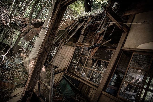kawakami118r's tweet photo. #nikon
#nikond750
#ニコン
#strobist
#ストロビスト
#ruin
#廃墟
#廃校
#adventure
#igersjp
#igers
#ig_humanplus
#japan
#japan_focus #japan_daytime_view
#東京カメラ部
#architecture
#バイクのある生活
#VIVALAVIDA
#ほふく撮影隊
#ig_phos
#japan_ruins https://t.co/X2vNcBKDdK https://t.co/kRVC8Lxo3A
