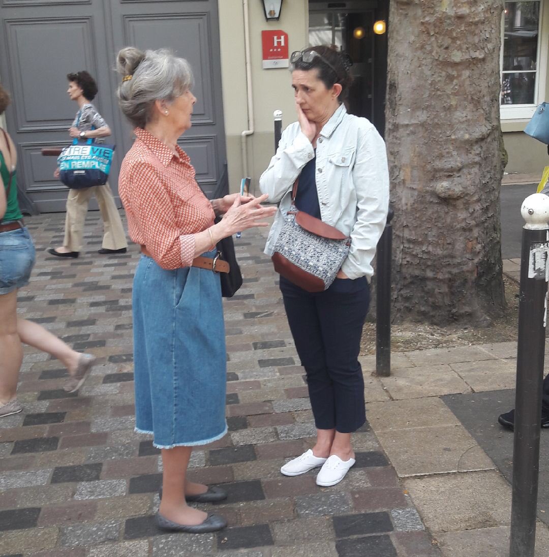 RNational_Paris's tweet photo. Nos militants distribuaient ce matin, dans les rues de la Capitale, le nouveau tract du @FN_Paris : Anne Hidalgo, l’échec !
Face à l’amateurisme de la gauche et à l’inaction de la (fausse) droite, de plus en plus de Parisiens ont envie d’essayer le #FNParis ✌🏼 https://t.co/hE4NZypEcI
