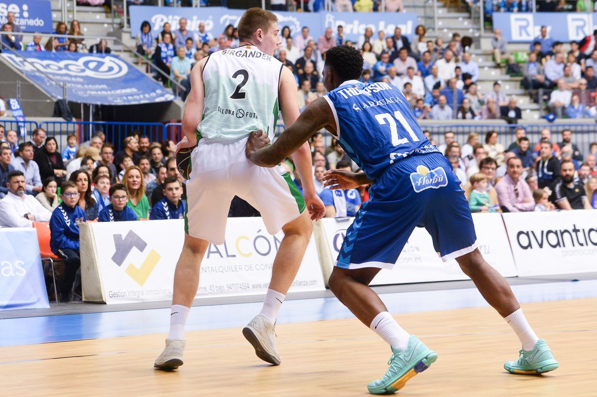 Penya1930's tweet photo. VICTÒRIA A BURGOS! Tenim la vuitena i sortim del descens!!!
🏀 79-80
⏱️ 0:00 4Q
#PenyaLive https://t.co/xBVxnMM5xz