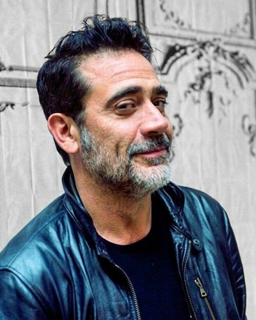  happy birthday to an amazing human . Jeffrey dean morgan. Such a kind man; nothing like neegan.        