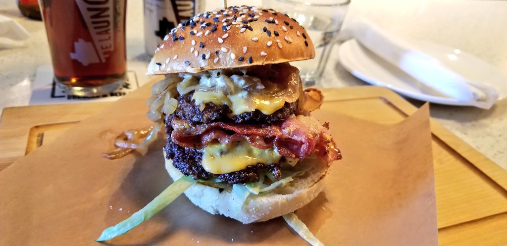 nicholasmizera's tweet photo. Just what I needed. #HMBRGR #HamOnt https://t.co/8TtSa7RhHj