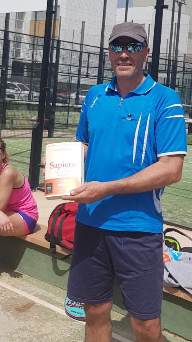 PadelanteTeam's tweet photo. ¡¡¡Espectacular Llobregana!!!!
💥Gracias a tod@s por asistir.
Felicidades al campeón ,Pep!!!
Padelante se adelanta a Sant Jordi📕
Padelanteteam #Gimeno #partidosigualados # https://t.co/YLEacFi8Aq