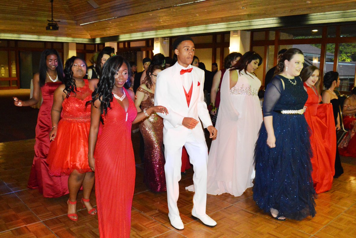 LitFainatic's tweet photo. A little sneak peak of MNTHS Prom last night! King and Queen, Adela &amp; Alec  Prince and Princess, Yesi &amp; Cris, and the best dance crowd I've ever seen! RT these amazing moments! @mnthsprom2018 @ManorNewTech https://t.co/NbKEyo7XGV