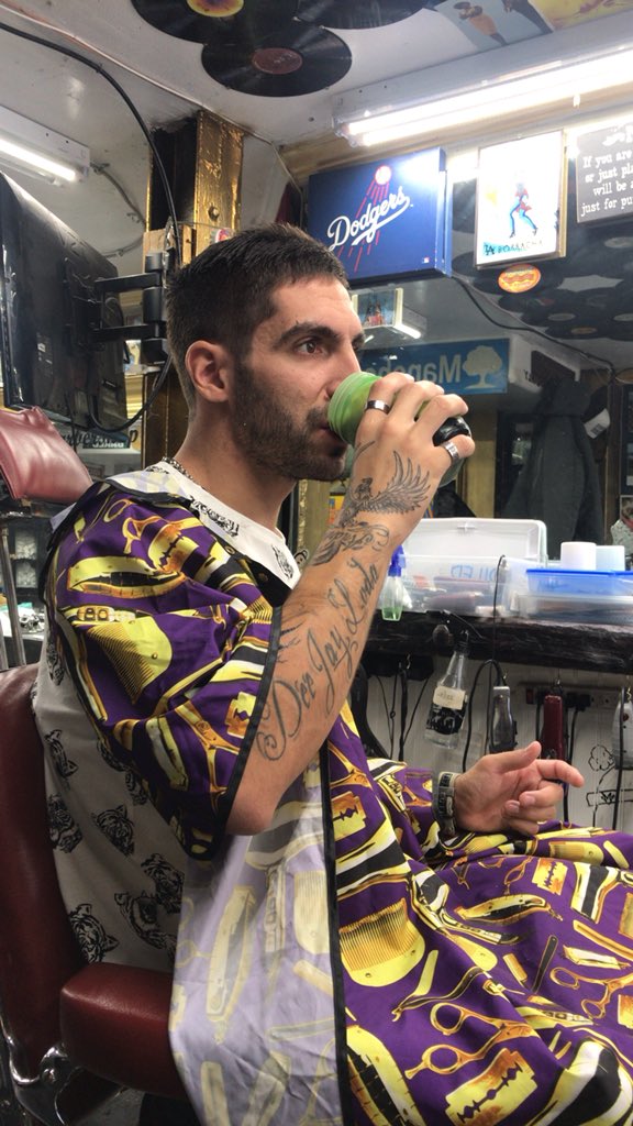 Miltiadis17's tweet photo. RT @damianyoma: Look nuevo en #losangeles #barbershop
 #icu_architecture #jj_architecture #creative_architecture #arkiromantix #tv_architectural #archimasters #excellent_structure #arquitecturamx #diagonal_symmetry #ootd #mensfashionpost #lookbook #guysw… https://t.co/RVzEc6aEFi