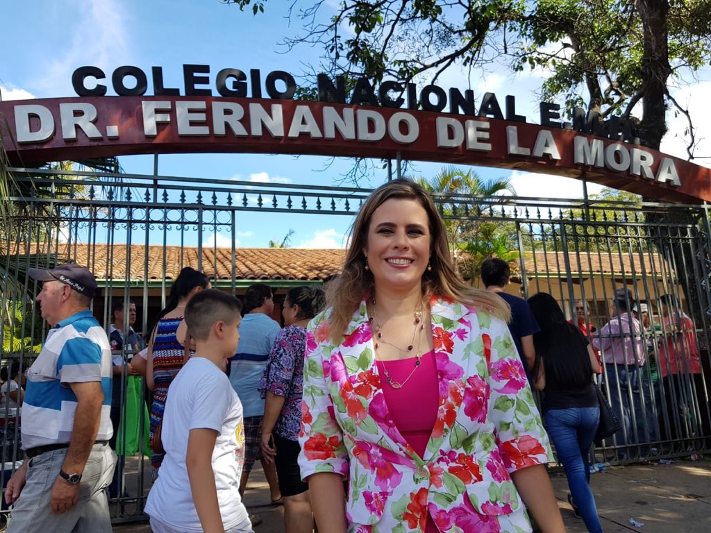 KattyaGonzalez9's tweet photo. Acá nos encontramos con la sorpresa que hasta un perrito 🐶 ejerció su deber cívico!!! A votar 🗳 https://t.co/2wUdwsgoTc