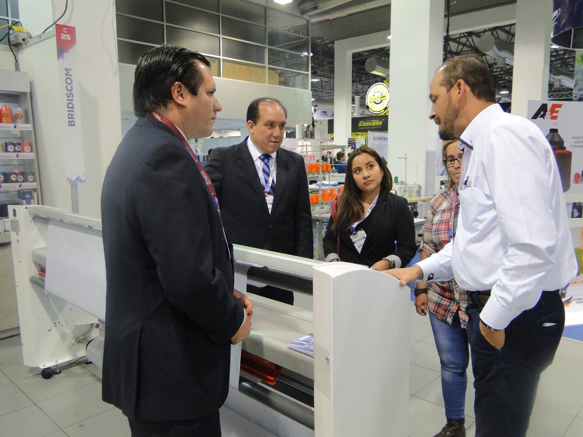 rarmijosc's tweet photo. Asistimos a la inauguración de la Feria #Ecuatextil 2018, en Guayaquil, evento dirigido a la industria textil y confección. Un total de 120 expositores, entre proveedores de textiles, participaron en la cita. https://t.co/mlPSyDBTLk