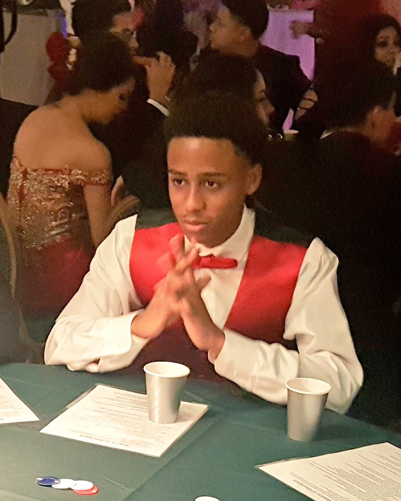 LitFainatic's tweet photo. This. Photo. Right. Here. It's one of my favorites. My husband dealt black jack all night and this photo captures a very intense moment. Just look at Jaylen's face! Never seen him that focused! I'm dying! I ♡ these kids. @mnthsprom2018 https://t.co/aKfGCgZV5k