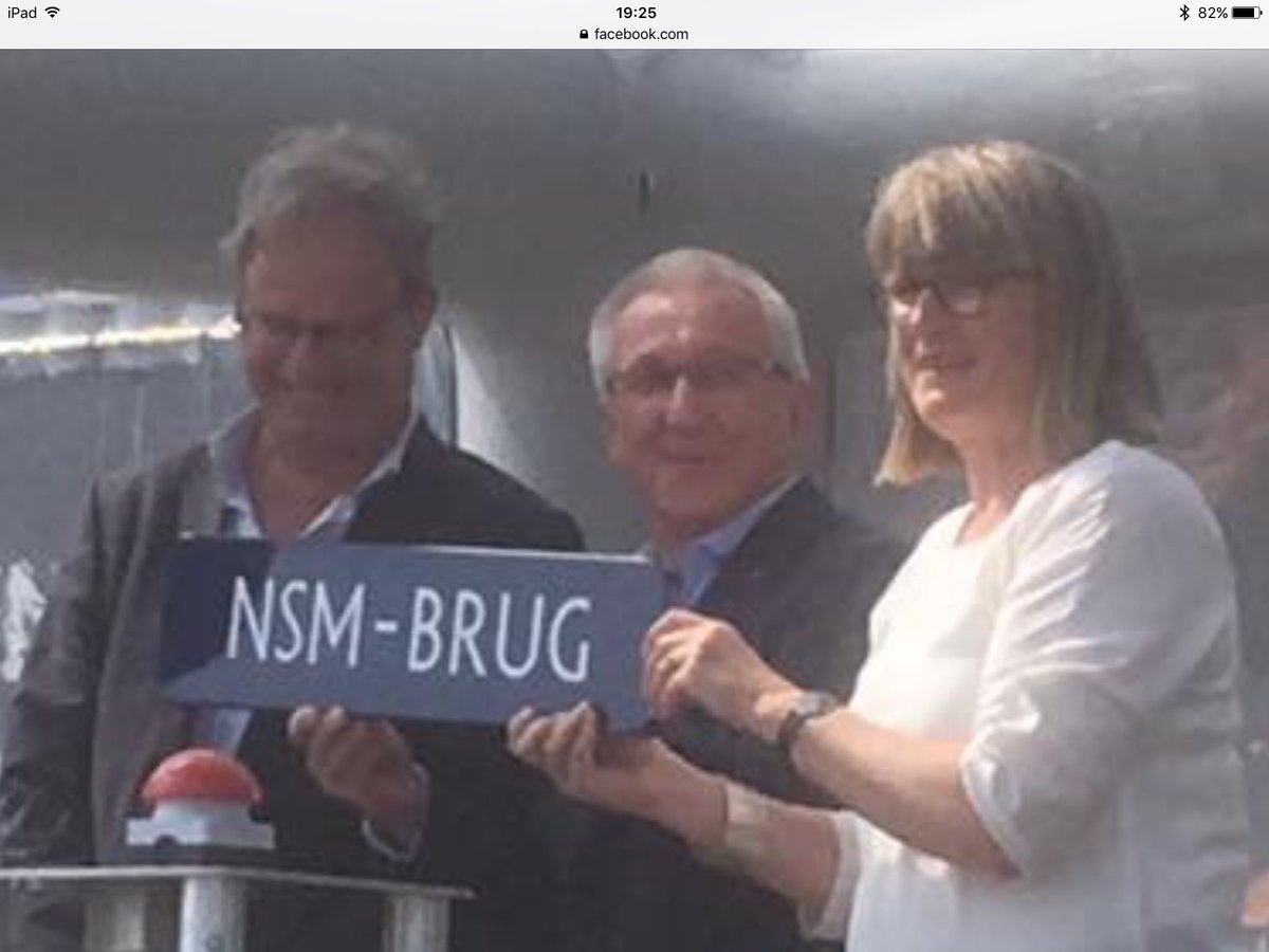 Nieuwe brug over Klaprozenweg vandaag geopend. Nieuwe naam: NSM-brug (naar voorloper NDSM). <a href="/cobyvanberkum/">CobyvanBerkum</a> <a href="/geWoonboot/">geWoonboot - NDSM</a> @PllekNDSM <a href="/NDSM_werf/">NDSM</a> <a href="/NDSMenergie/">NDSMEnergie</a>