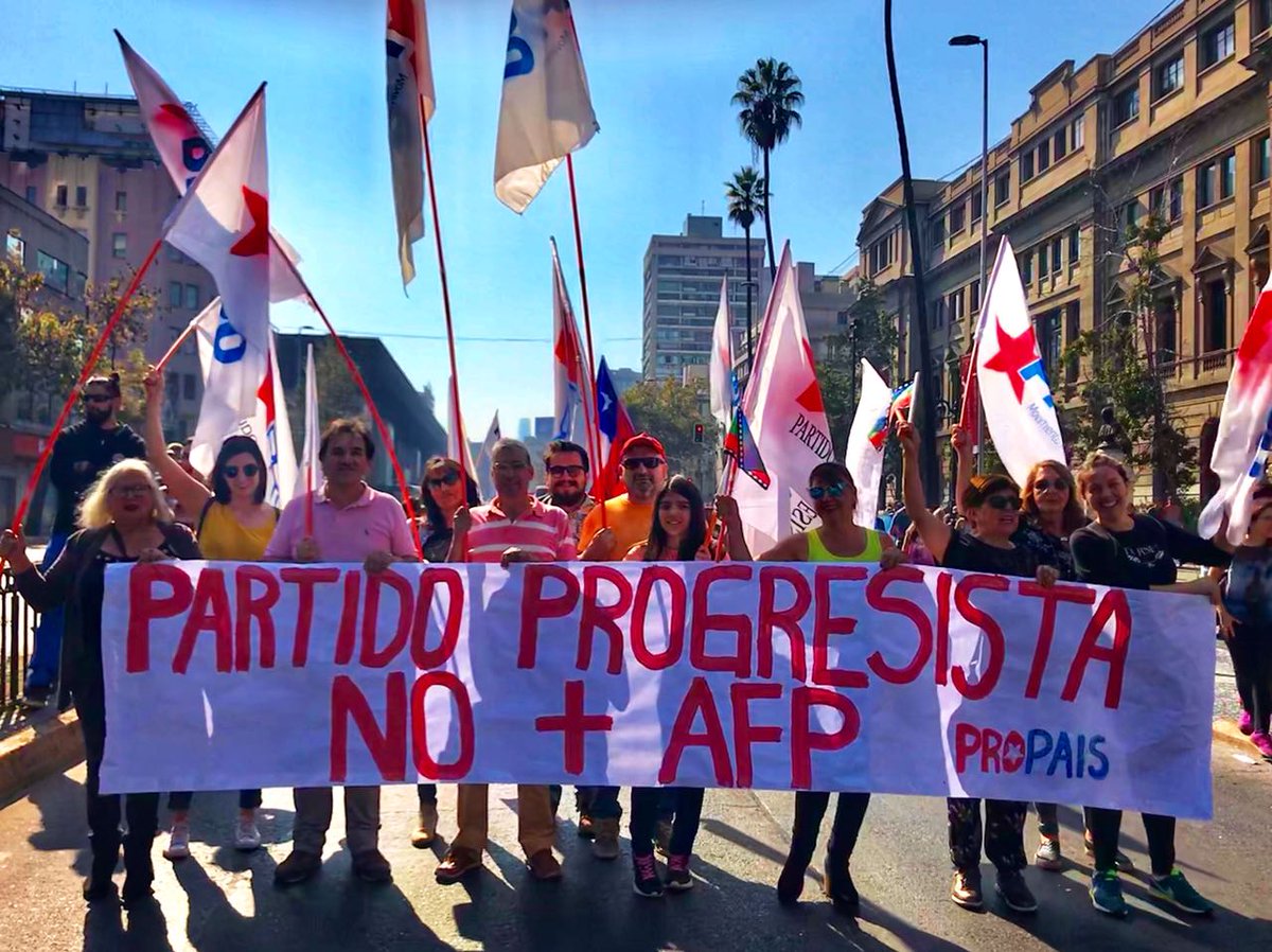ProStgo's tweet photo. @LosPROgresistas presente en marcha #NoMasAFP por pensiones dignas y fín a los abusos previsionales. https://t.co/7AaaoJXwQp