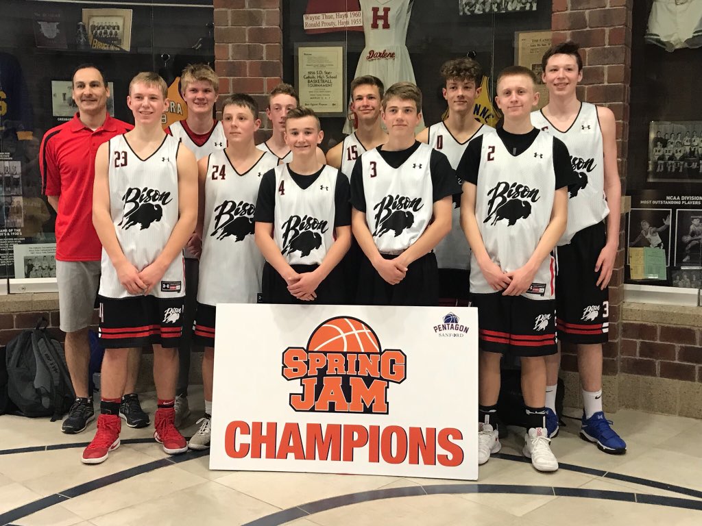 NBDA_Basketball's tweet photo. Good opening weekend for the h.s. teams in Sioux Falls. @SanfordPentagon had a great tournament as always. 

Red (17U) finish 1-3
White (16U) finish 3-1 &amp; 3rd place
Gold 1 (15U) finish 2-2 in the Blue Bracket. 
Gold 2 (15U) finish 4-0 &amp; champions of the Orange Bracket https://t.co/o0QarEzOTX
