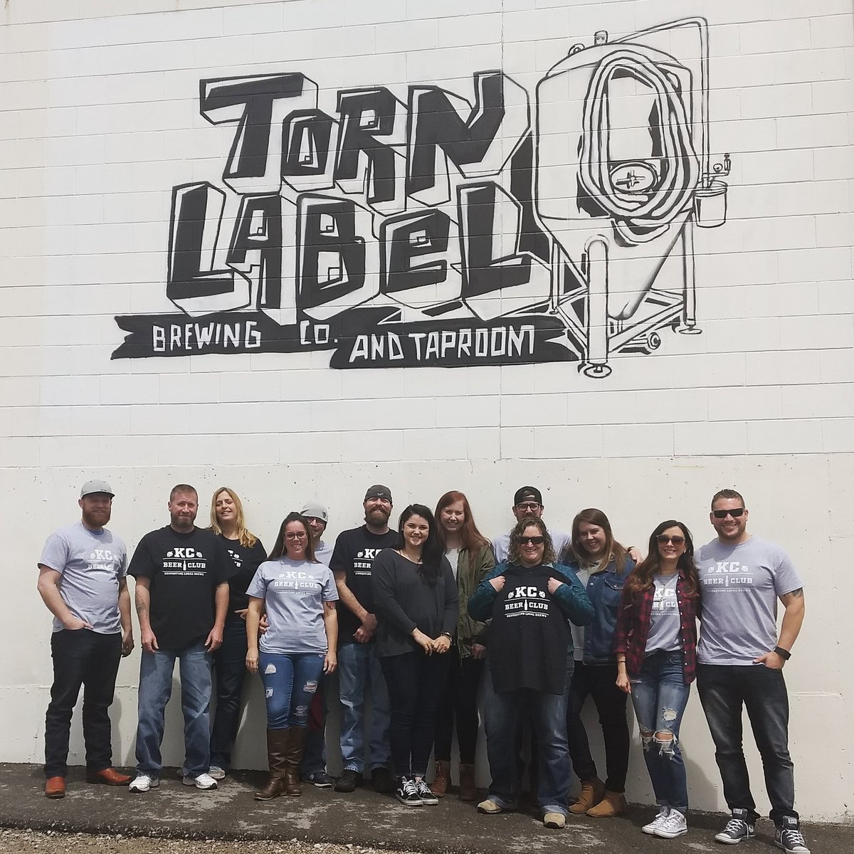 KanCityBeer's tweet photo. Hanging out with @kcbeertour and KC Beer Club taking pictures and drinking beer. We'll post the pics on our website soon. #kansascitybeer #kcbeer #tornlabel #kcbeerclub https://t.co/JT37qeJOwS