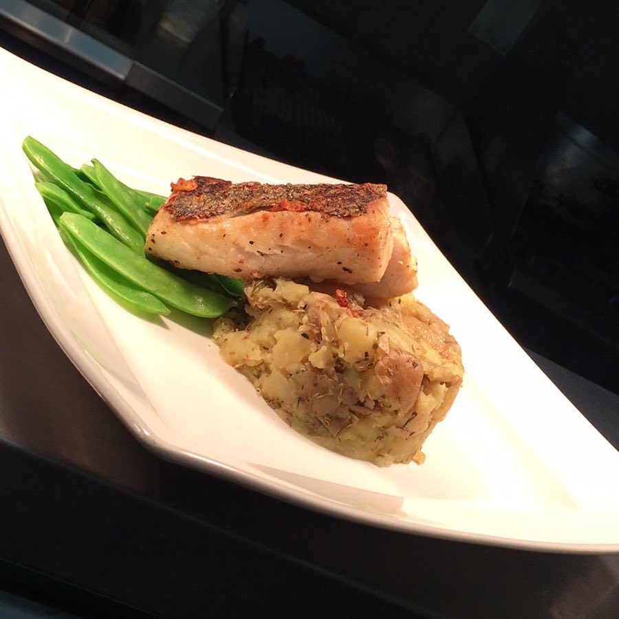 The_Goshawk's tweet photo. If you’re not feeling a roast dinner, we have a lovely bit of halibut on our specials menu today! 
.
#Mouldsworth #Goshawk #TheGoshawk #TheGoshawkPub #GoshawkPub #Chester #FineDining #PubDining #SundayDinner #RoastDinner #SundayRoast #Hallibut https://t.co/w6SloixVNU
