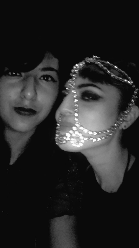 Srita_Pesima's tweet photo. Me encantó esta mujer 😍 #VoidVision #IndieRocks https://t.co/jW4QSpbatQ