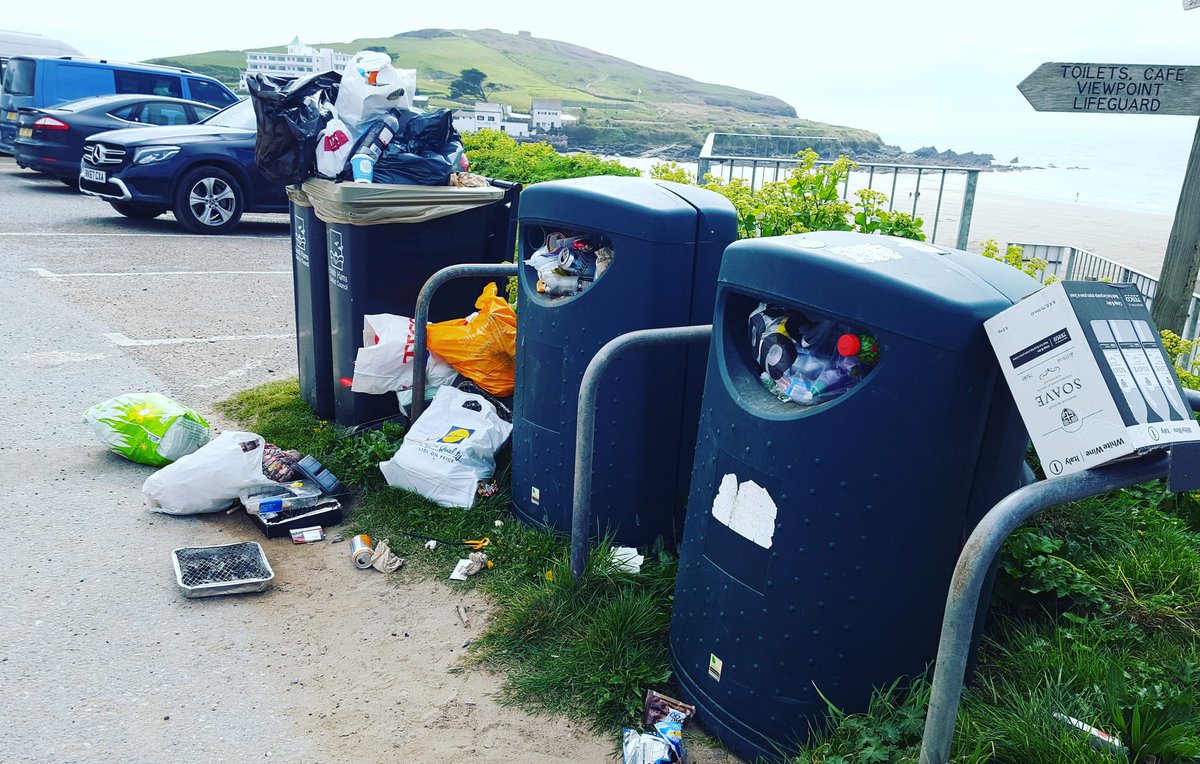 Today's <a href="/NMAPlymouth/">National Marine Aquarium</a> beach clean was at Bigbury-On-Sea. Happy #EarthDay #EarthDay2018