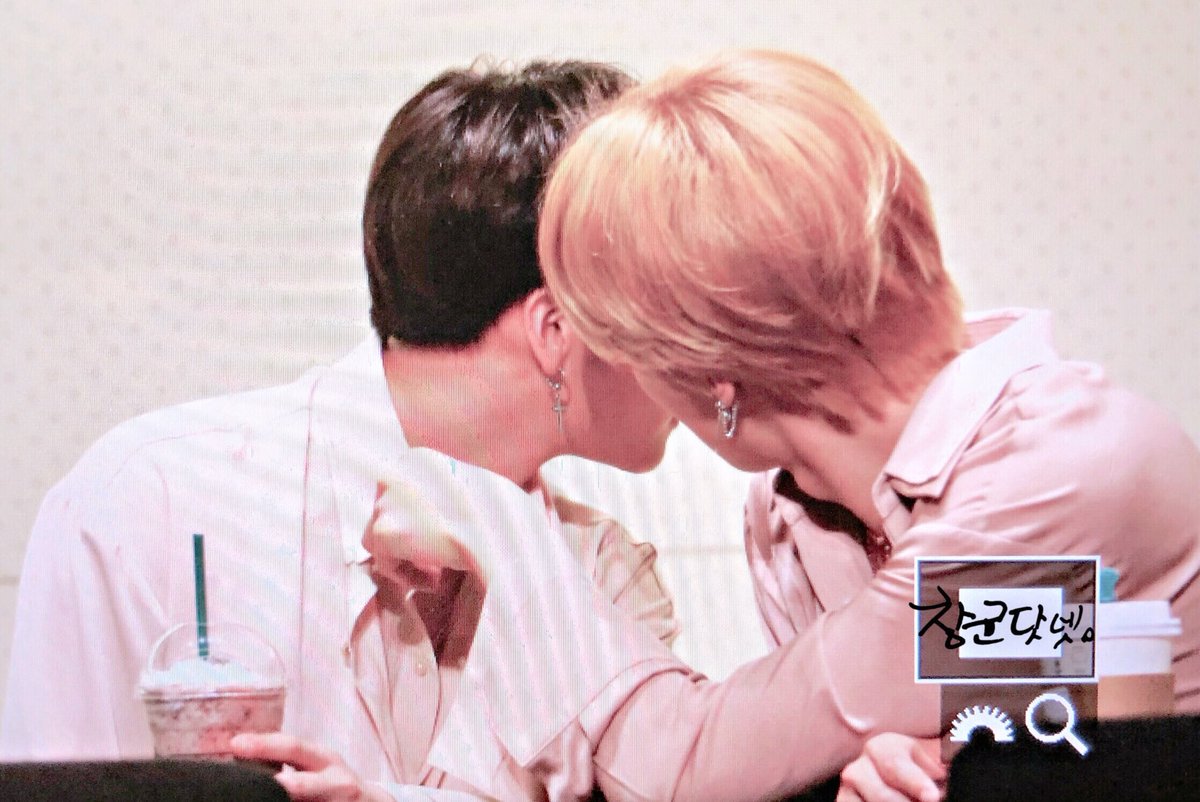 Why is minhyuk so obsessed with this specific part of changkyun's body??? he really likes his neck for some reason lol