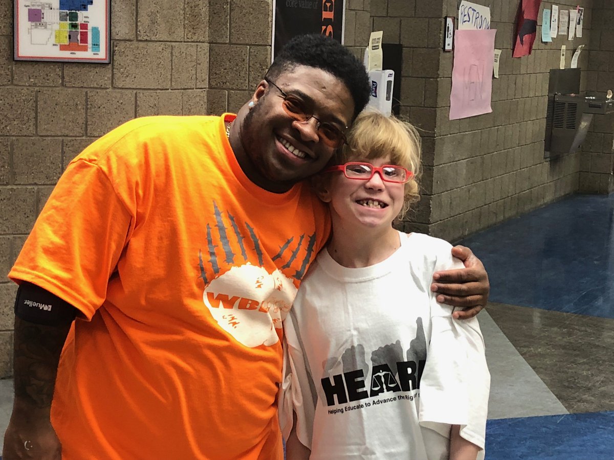behearddc's tweet photo. #HEARDMN Tabling at Deaf Awareness Day Minnesota! 

Lots of love, laughter and learning happening about:

#DeafAccesstoJustice
#DisabilitySolidarity
#DeafBlindInPrison
#DeafReentry
#DeafRecovery
#DeafInPrison
#DeafEd

[Images w descriptions on FB here: https://t.co/rM7YctpZbo] https://t.co/vJsayOHk0w