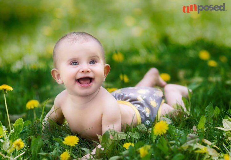 🌼 ☀️ 💚 🍃 🌎 #Spring came just in time for #EarthDay and we are just as excited as this little one! We challenge you to do something fun AND good for the #environment today in appreciation of our earth. Comment what adventures you went on below!! #unposed #photography #baby