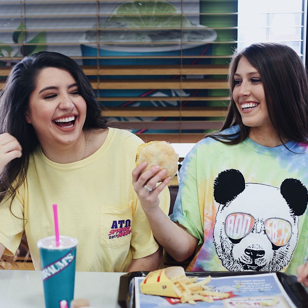 Burgers + BFF = Best Day 
#lovethelab 

#alphatauomega #alphaomicronpi #aopi #braums #custom #customtees #greeklife #srat #sorority