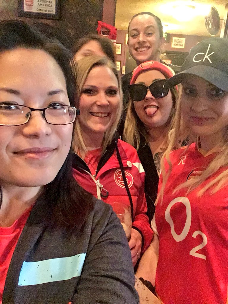 arsenalamerica's tweet photo. Some of your Midwest @GoonerGals representing at @TheLocalMpls today! #MidwestMeetup https://t.co/CuNvSwu5QP