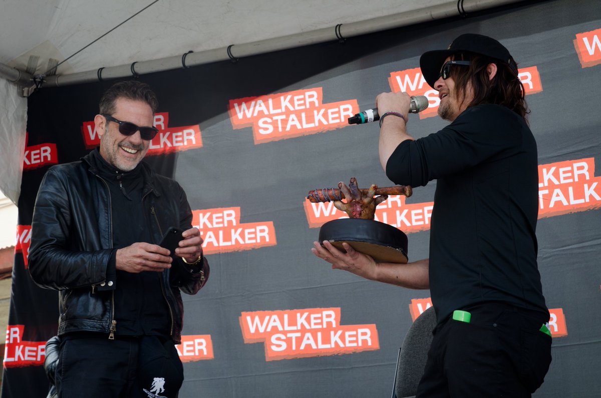 FeatherMishap's tweet photo. Sure hope @JDMorgan has the happiest birthday! πβ€
π΅"Happy birthday (to your face)! π΅- Norm
@WalkrStalkrCon #WSCSF https://t.co/c94VOkVvID
