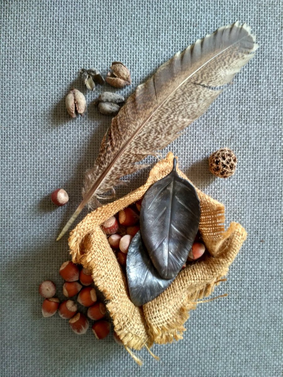 ArtFerrum's tweet photo. Сегодня День Земли! Мы любим все натуральное и земное. 
Об этом и наша природная серия украшений 🌿 - в ней есть ЛЕС 🌲. Он создан в городе, в нашей мастерской, как некое баловство или причуда, без лишних затей. Просто сладкая тоска по зеленой траве и шелесту листьев
#ArtFerrum https://t.co/YLUlCSXzHo