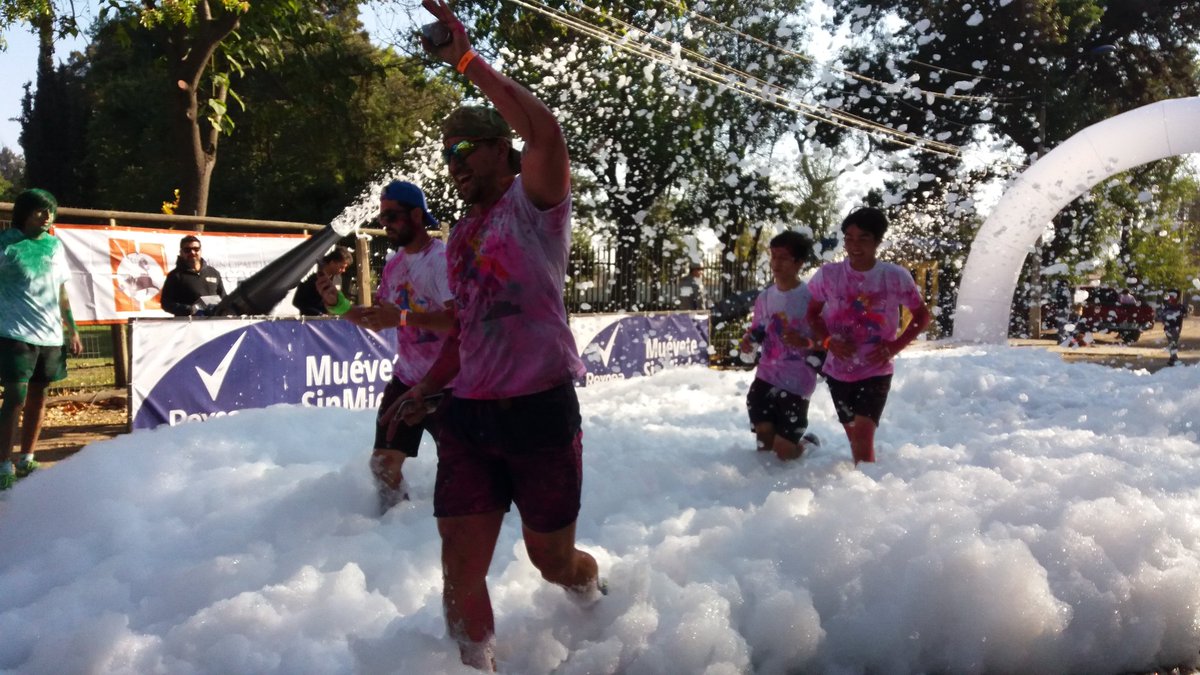 rguamasdeporte's tweet photo. #Rancagua: Miles de runners disfrutan de la espuma en #TheColorRunDream de @ColorRunChile. ¡Lacapital regional es escenario del deporte y la vida saludable!. https://t.co/m7eh0O6lgt