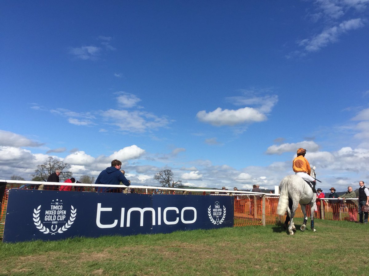 GBpointing tweet media