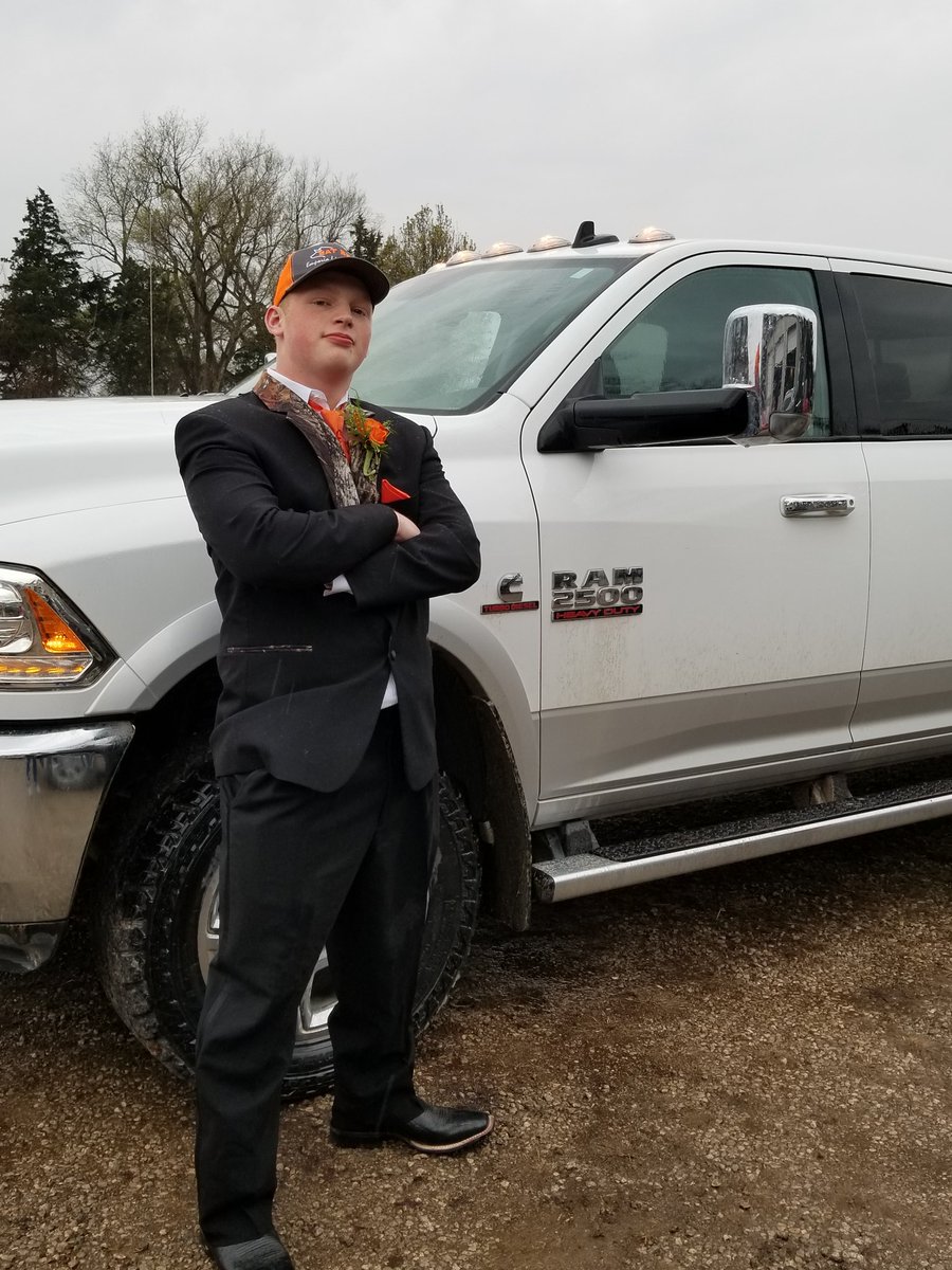 xercisequeen's tweet photo. @bdpeak if you look closely Emporia livestock was being advertised at Prom https://t.co/kN1NUXBI6U