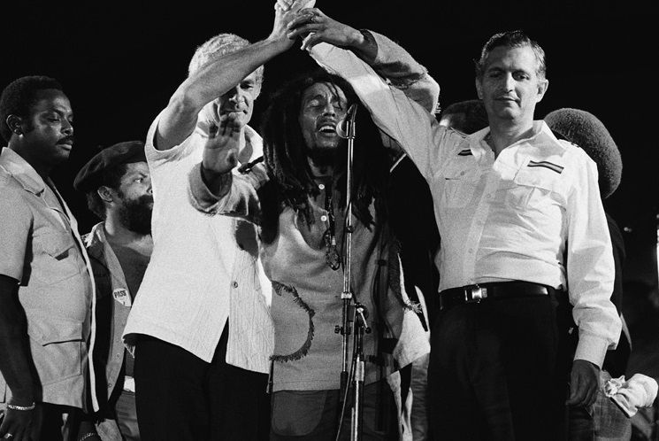 devonhouseJQ's tweet photo. 40 Years ago @bobmarley joined the hands of political rivals Michal Manley and Edward Seaga at the One Love Peace Concert in Kingston #Jamaica National Stadium.
#OneLove #Peace #Reggae #Music #devonhousejq #BobMarley #bob #politics https://t.co/2PpDdse64H