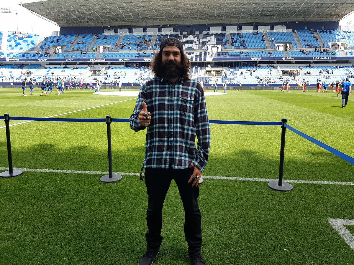 MCFoto| ¡Orgullosos de tus logros y agradecidos por tu visita, <a href="/Reginoherma/">Regino Hernandez</a>! 🏂🥉 #SnowBoard #LaLiga #MálagaRealSociedad⚽️