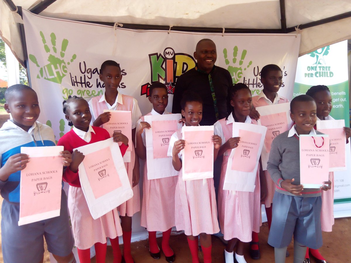 EDXTravel's tweet photo. @edrinesempebwa @EarthDayNetwork @VisitUganda @GuideforAll @googleearth @HEBobiwine @EriasLukwago @EriasLukwagoo @TwitterMoments @Ugandawildlife Uganda celebrates #EarthDay2018 with an international children's #climatechange conference at Ntinda School for the Deaf ๐ #TourUganda #PearlofAfrica #EarthDay #GoGreenUG #ICCCC2018 https://t.co/NhOMkBX1us