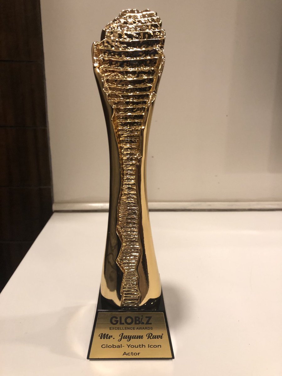 iam_RaviMohan's tweet photo. Thank you for the recognition #Globizexcellenceawards2018 #BNI ‘Global Youth Icon of the Year’ 🙏🏼Truly humbled and honoured! Styled by @OsmanARazak #gabbanalife https://t.co/dn3GZ8u7XT