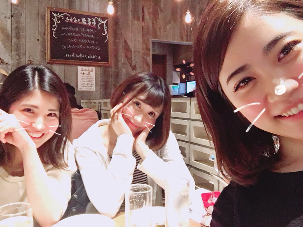 miduki_hoshino's tweet photo. 普段あまり、女の子とごはんに行ったりしない私だけど、今日はサロンの子たちとごはんに行きました🍒

#RAPOLE #ラポーレ #明日の全���ミーティングの打ち合わせも兼ねて  #面白い人達 #女子会 #仲間 #戦友 #イタリアン https://t.co/iEgl4RYwML