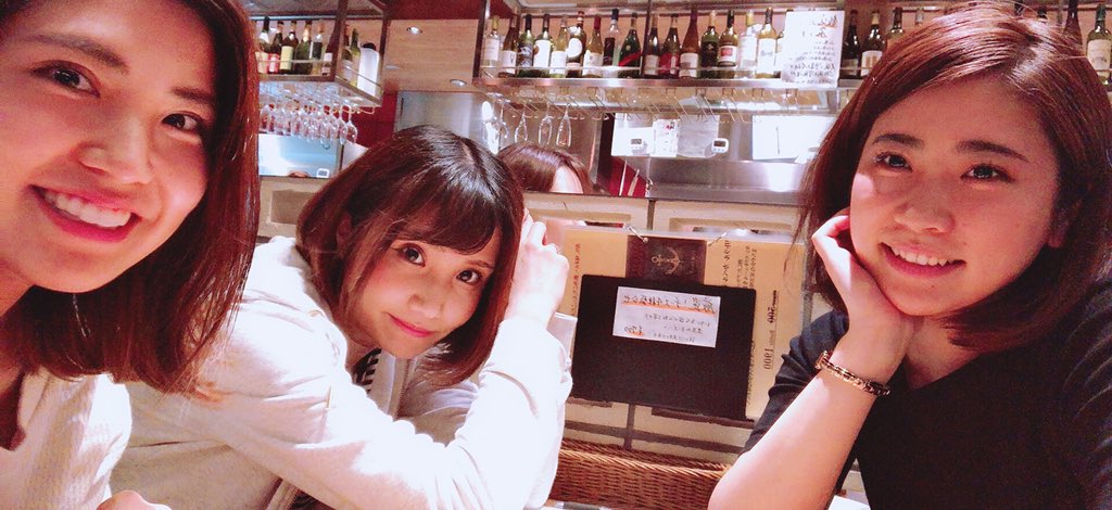 miduki_hoshino's tweet photo. 普段あまり、女の子とごはんに行ったりしない私だけど、今日はサロンの子たちとごはんに行きました🍒

#RAPOLE #ラポーレ #明日の全���ミーティングの打ち合わせも兼ねて  #面白い人達 #女子会 #仲間 #戦友 #イタリアン https://t.co/iEgl4RYwML