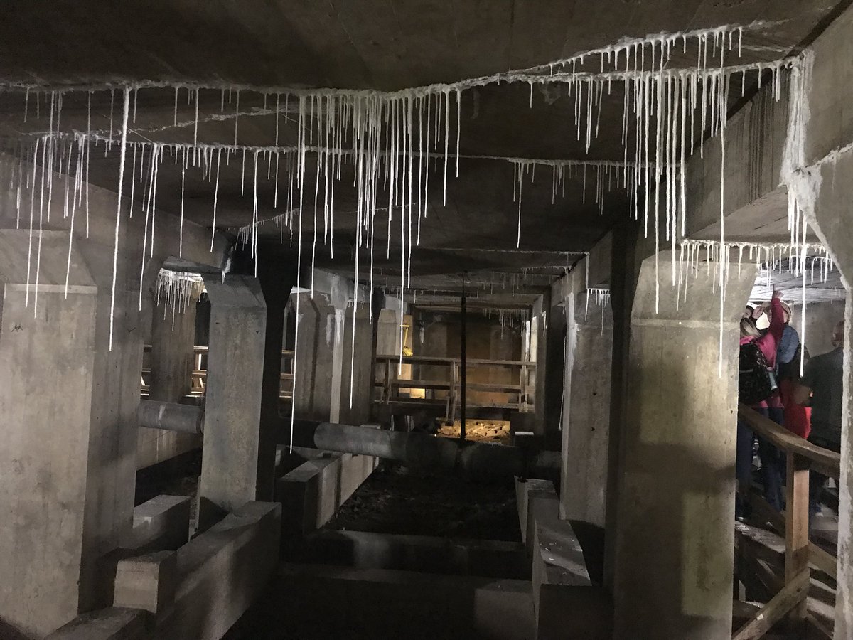 SecretaryZinke's tweet photo. Lots of stalactites formed in the basement of the Lincoln Memorial. #GeologyIsCool #FindYourPark https://t.co/q8YpR8mT7P
