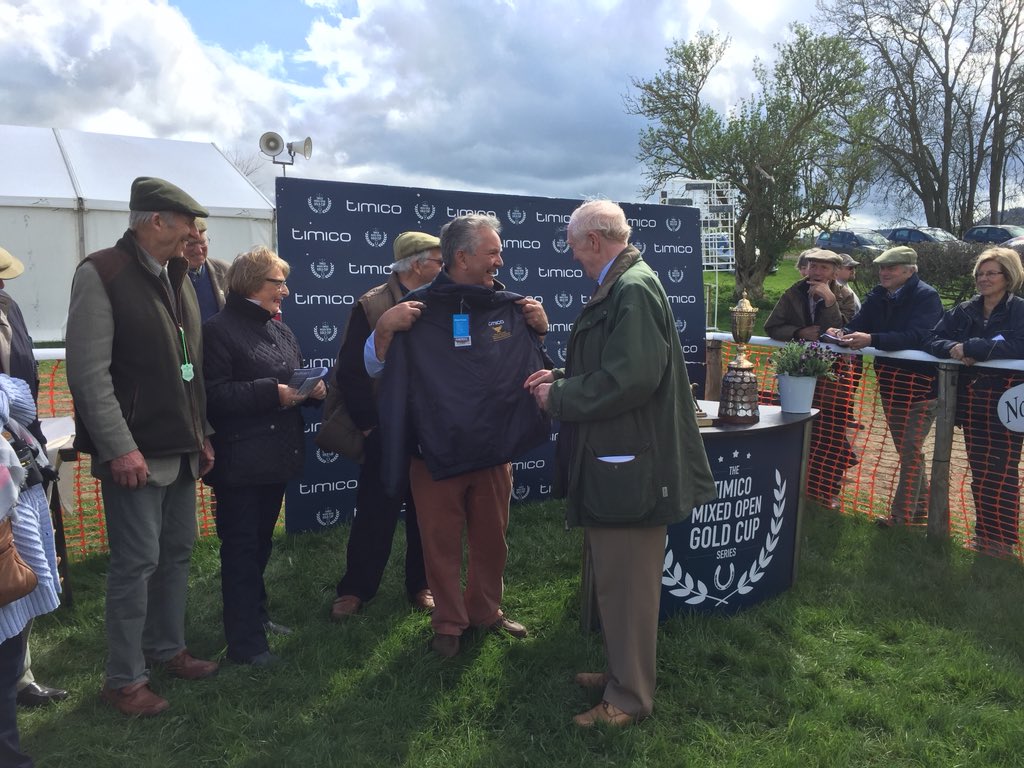 GBpointing tweet media