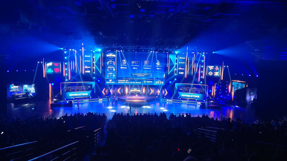 PCS_Original's tweet photo. Prochain match @astralisgg VS @natusvincere ! Super ambiance #dhmasters  #dhmarseille #Wikodreamhack ! Ça démarre ! https://t.co/84sPmeIFQm