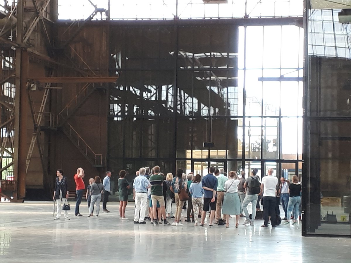 Videogenoeg's tweet photo. Met de paardentram van het Vorstelijk complex naar de Werkspoorkathedraal. Hoe leuk is dat! #utrecht #CultureleZondag #Werkspoorkathedraal #slopera https://t.co/0oOK90BWRQ