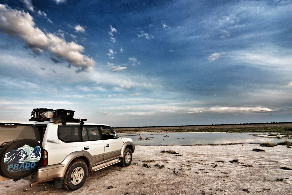 roadbeneathfeet's tweet photo. Gravel, water, sand, mud and epic #landscapes - The #Toyota #Prado90 in its natural habitat! #Botswana #bush #Khutse #GameReserve.
#RBOFTacklesKhutse #RBOF #GoTravelExplore #Africa #adventure #travel #explore #offroading #overlanding #selfdrive #4x4 #Bridgestone #Frontrunner https://t.co/QO5lD4S3NW