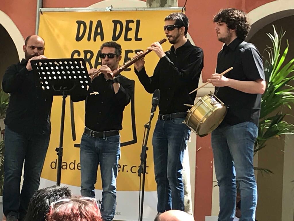 Actuació al 25è dia del Graller! Un gran dia pel món #graller !!!
Felicitats a tothom! #pentacontents #25DdG