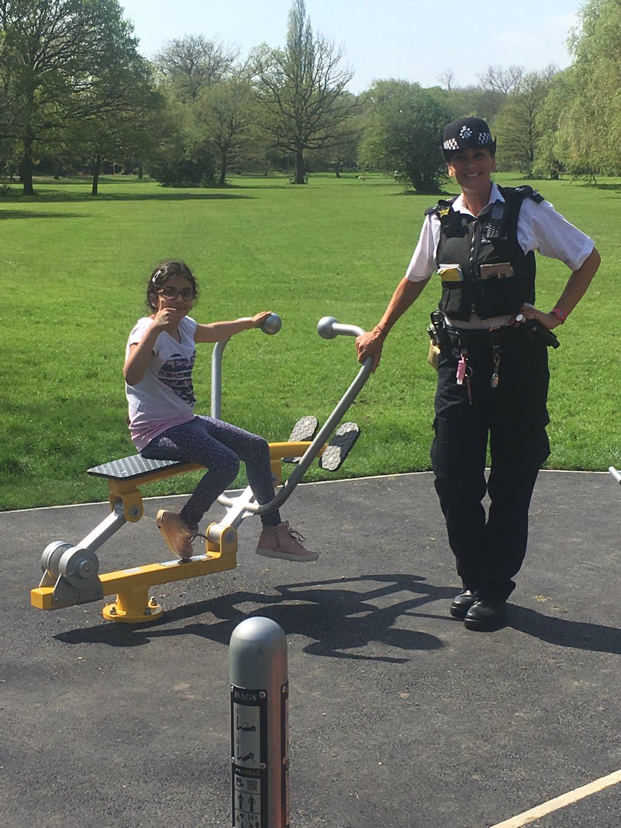 MPSIckenham's tweet image. What a lovely day to be patrolling 🌞PC Nugent with the friendly congregation of St Giles Church who are always so welcoming and nice to see the residents of Ickenham making use of the outdoor gym in Swakeleys Park  🙂 #ickenham #buildingrelationships #community