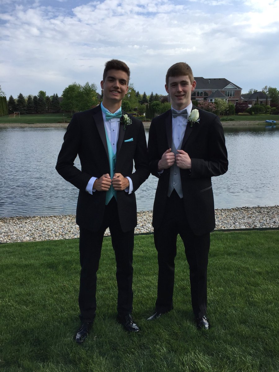 stu_feeley's tweet photo. Happy Birthday @drewbee32 ! I can’t wait to hang this summer https://t.co/QdJWkHW0Qy