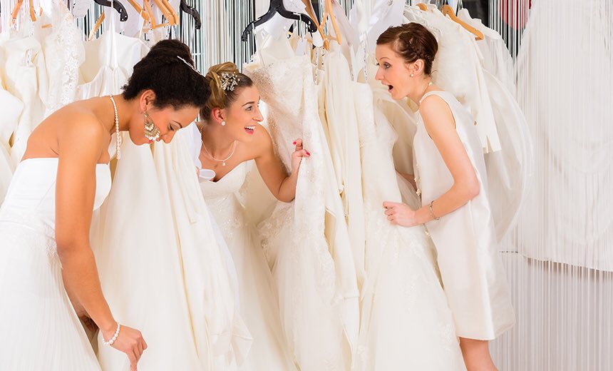 rothdesigner's tweet photo. Thank you! ❤️ ⠀
We had so much fun at our sample sale yesterday. It was lovely meeting all of our #RothBridal Brides and can't wait to see pictures from your wedding day xo 💍⠀
#RothBridal⠀ https://t.co/hAvkdw9CiK