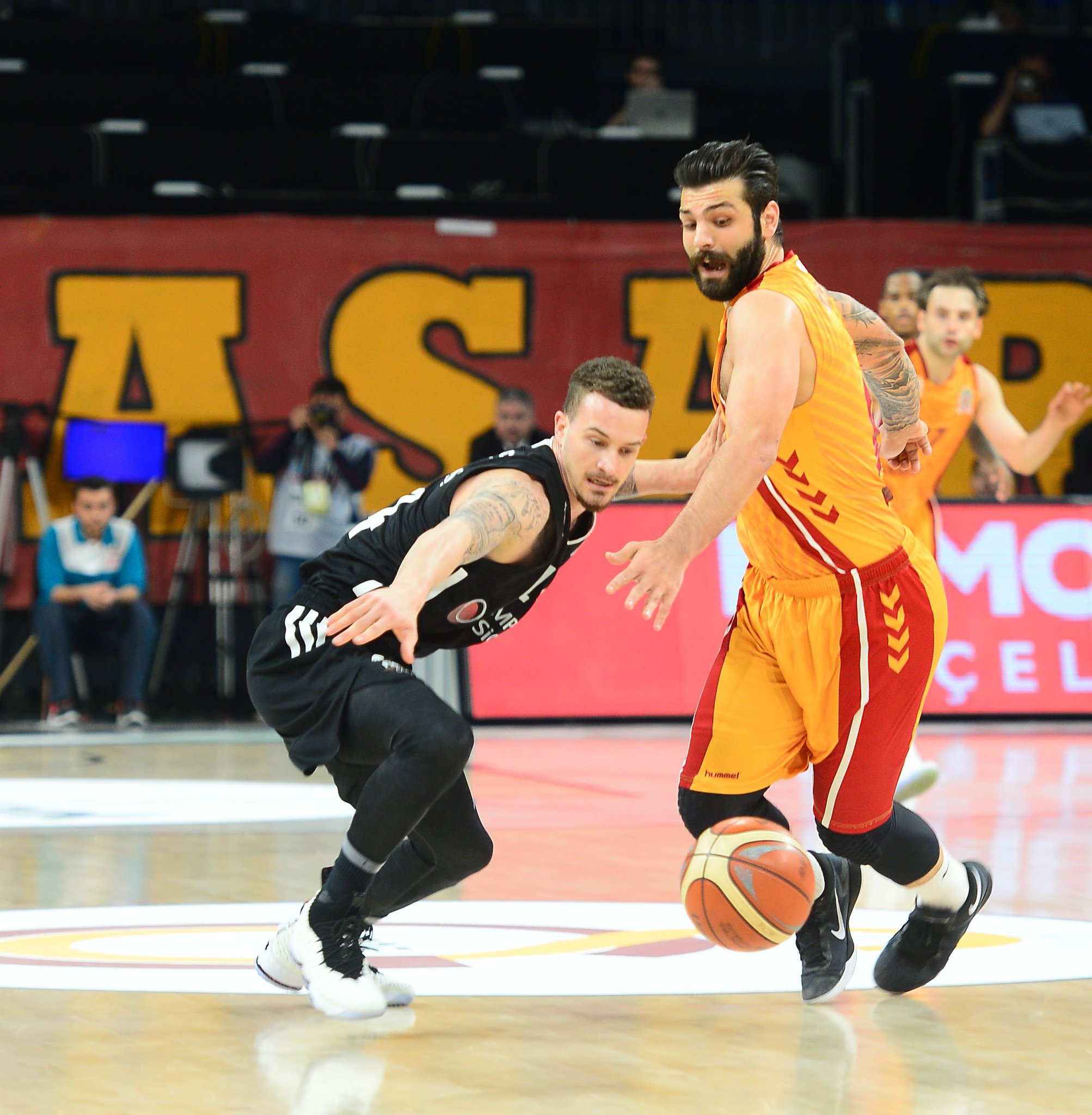 Galatasaray Basketbol on Twitter "📸 İlk yarıdan kareler!…