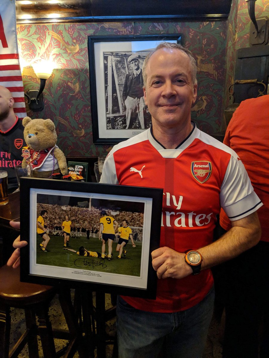 arsenalamerica's tweet photo. Congrats to all the winners of the grand prizes!! 🔴⚪️ This was such a great #MidwestMeetup; thanks to all who came out and made it a success! https://t.co/rMK2BBzKTV