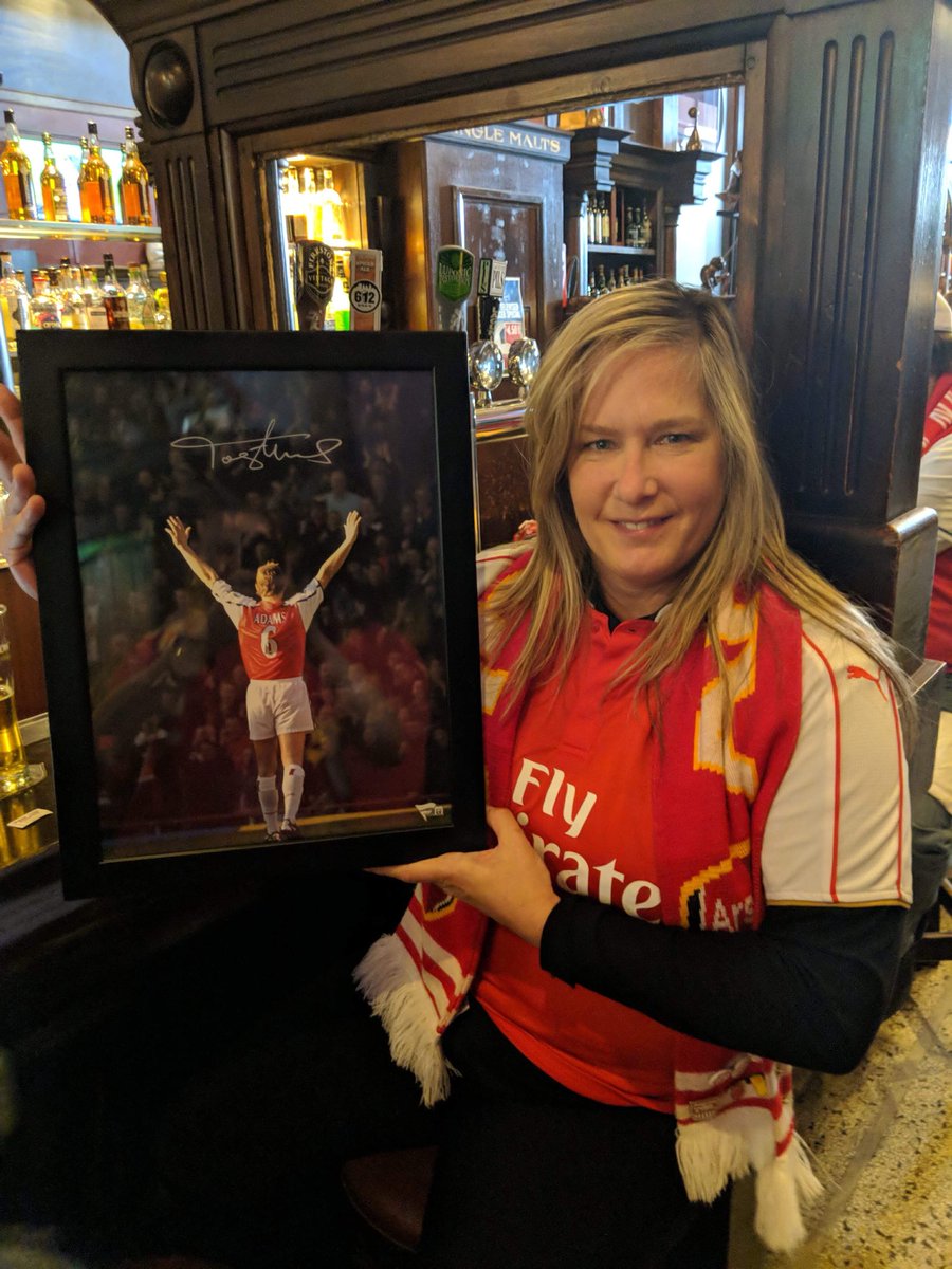 arsenalamerica's tweet photo. Congrats to all the winners of the grand prizes!! 🔴⚪️ This was such a great #MidwestMeetup; thanks to all who came out and made it a success! https://t.co/rMK2BBzKTV