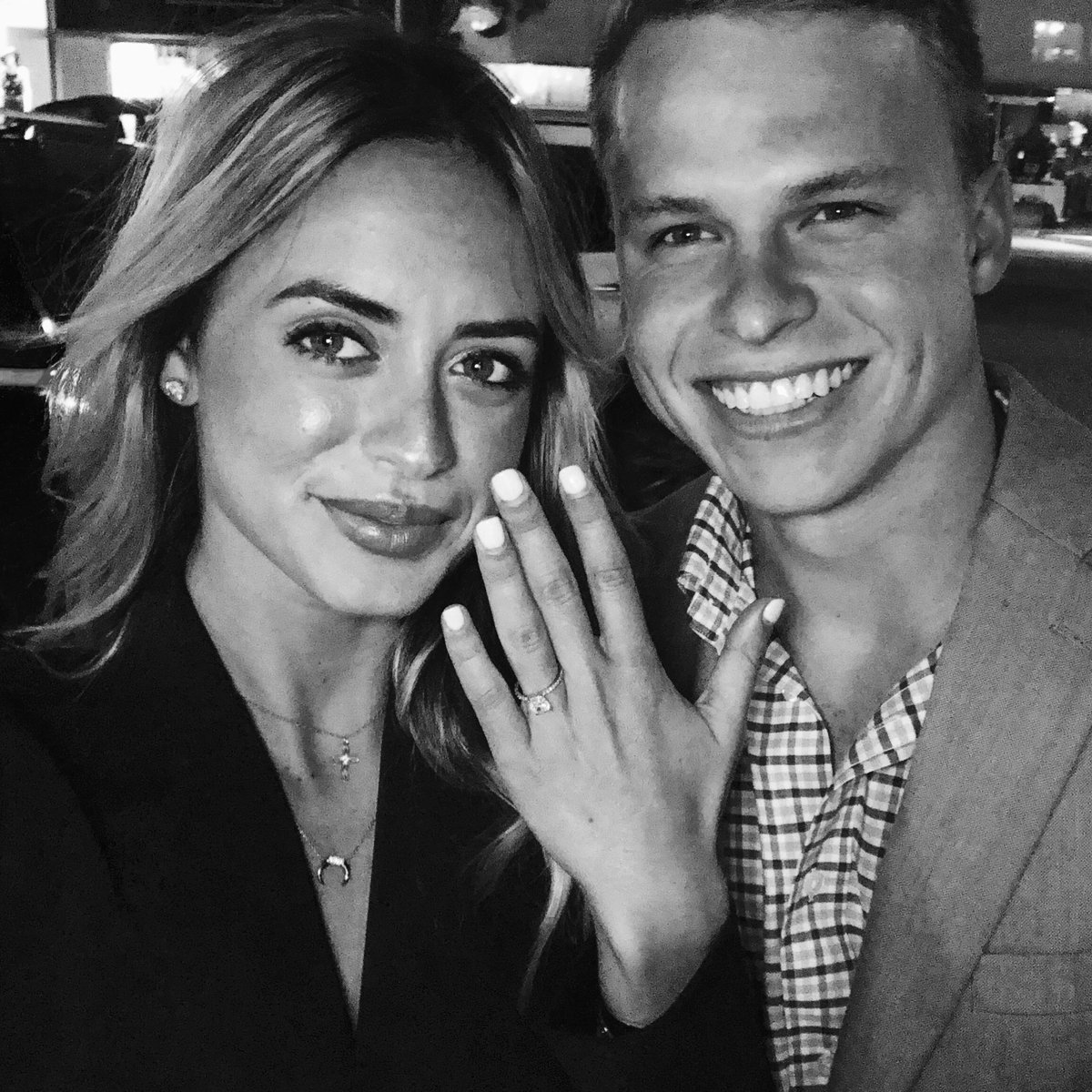 LOLOBENDER's tweet photo. cheers to us, fiancé! https://t.co/uyQxKSxLwW